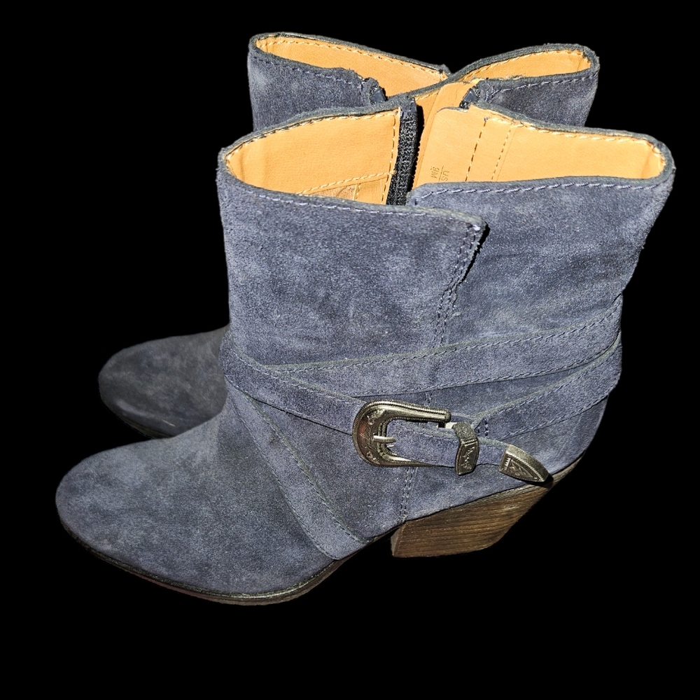 NWOT Zodiac Suede Boots